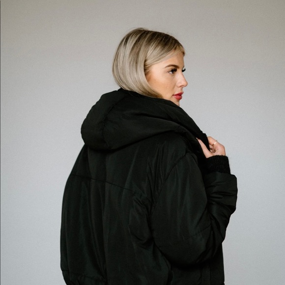 Oversized Black Puffer Jacket - Picture 8 of 8